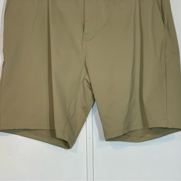 Rhone Men’s Commuter 9" Shorts in Khaki - Picture 7 of 16